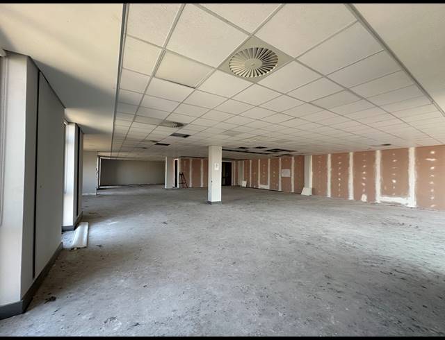 311.70M² OFFICE TO LET IN IRENE